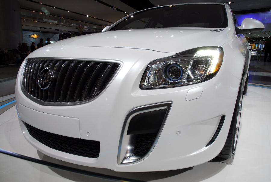  Buick Regal GS 2011 года  (фото 48 из 69)